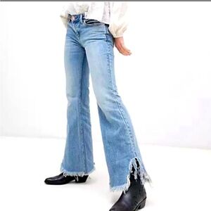 Women’s We The Free people raw edge distressed flare denim jeans 28 retro hippie